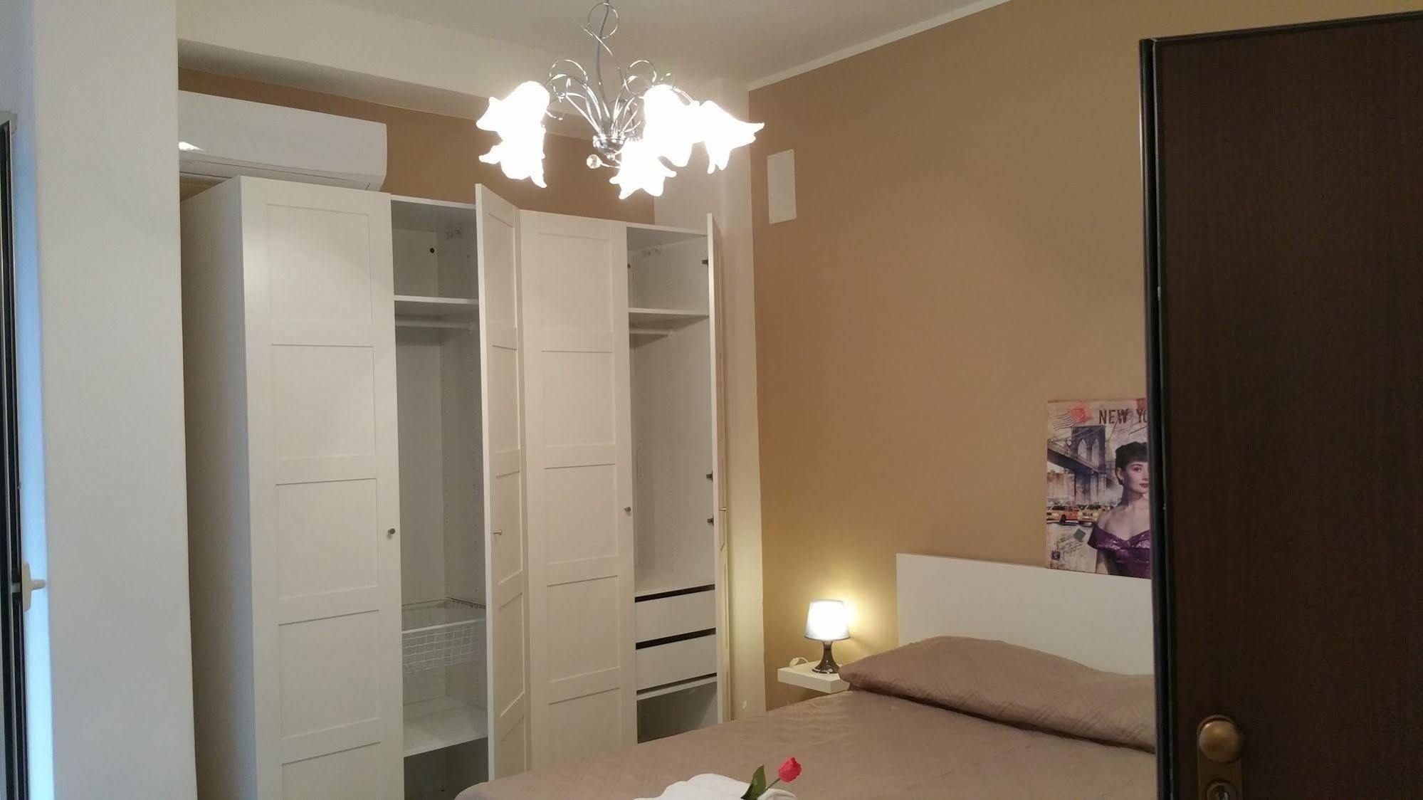 B&B Teocrito Catania Eksteriør billede